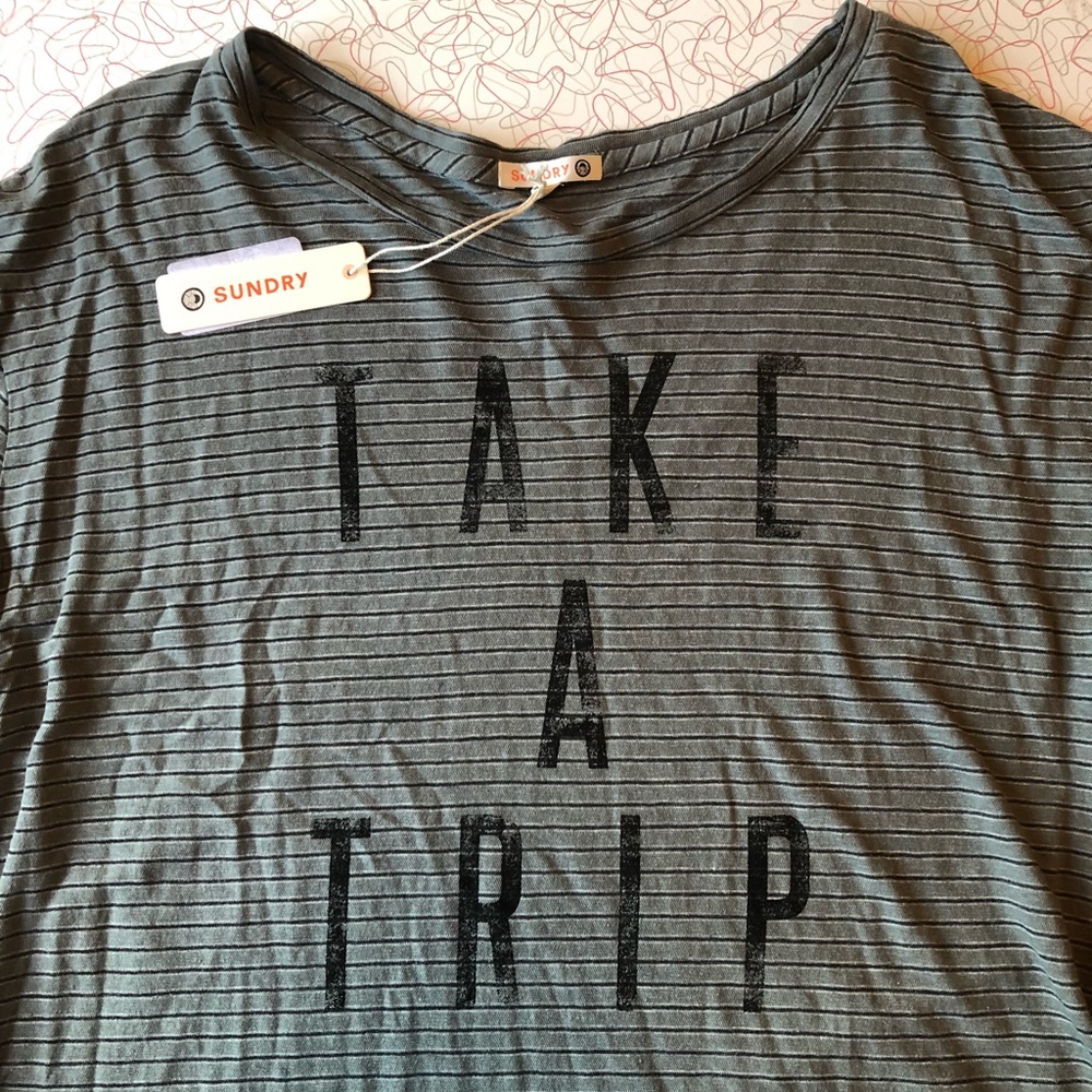NWT Sundry Adorable Olive Flowy T-shirt